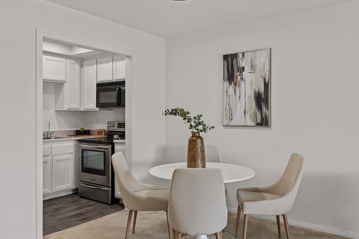 1560 Circa Del Lago - Photo 3 of 41