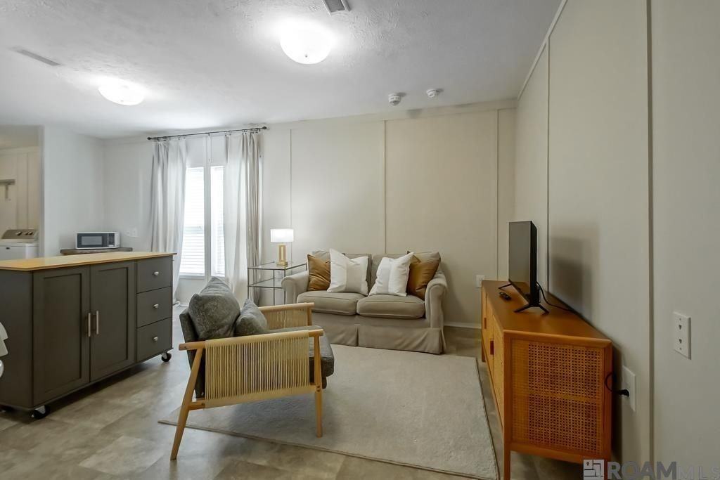 12938 Laws Ln - Photo 3 of 17