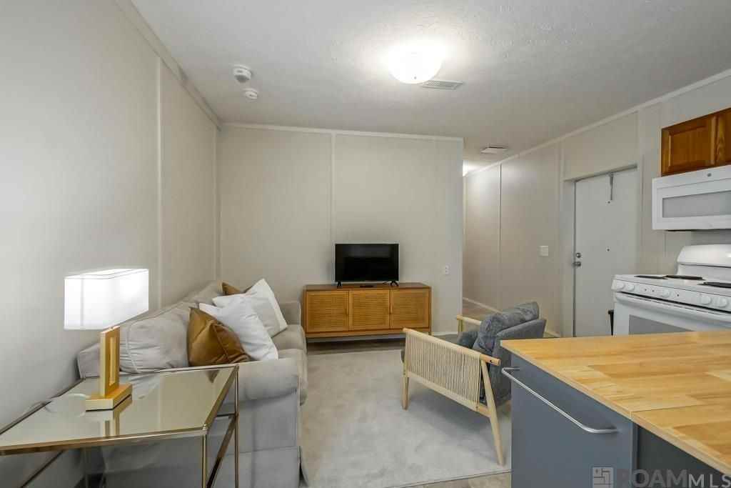 12938 Laws Ln - Photo 4 of 17