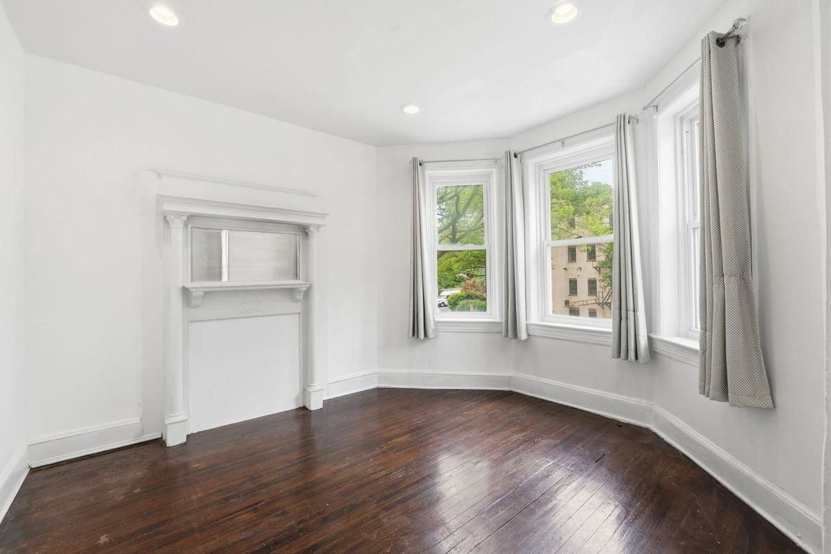 2711 11th St Nw - Photo 2 of 18
