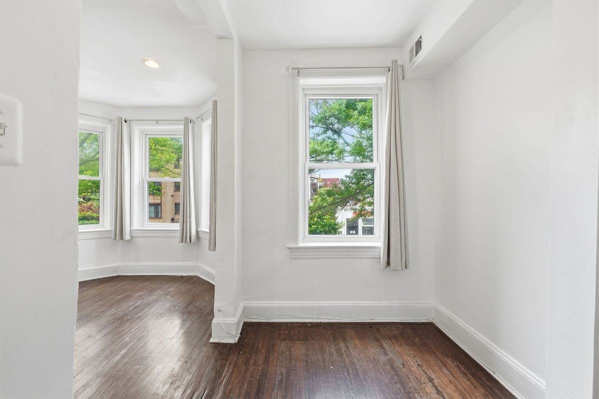 2711 11th St Nw - Photo 3 of 18