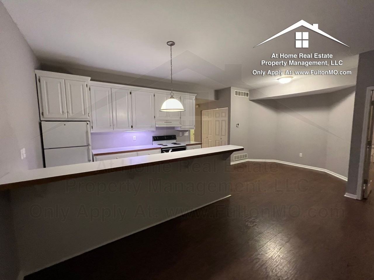 1009 Boulder Ct - Photo 3 of 17