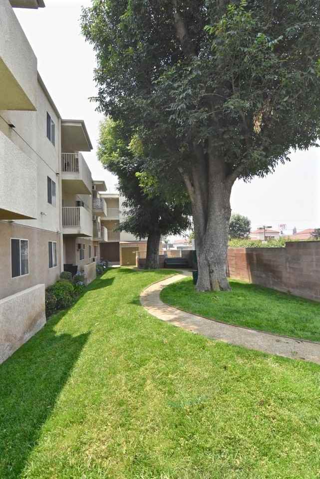 18415 Dearborn Street - Photo 2 of 5