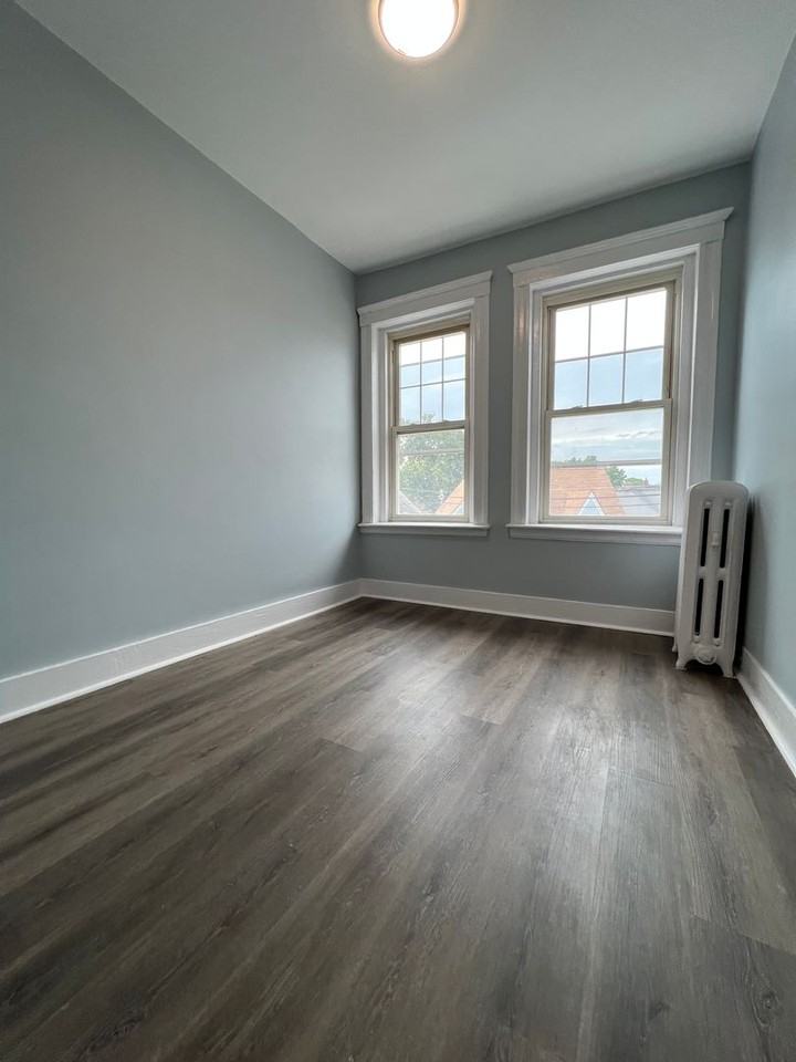 47 Hooker St - Photo 6 of 10