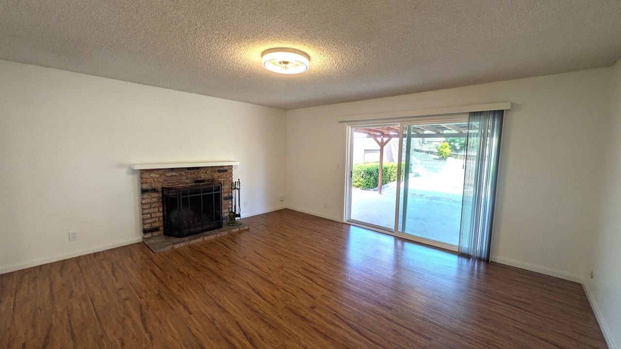 3221 Lemon Ln - Photo 2 of 35