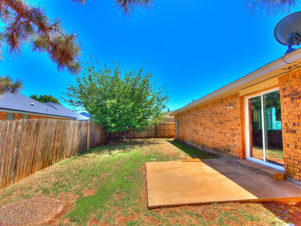 8301 Nw 112th St - Photo 5 of 38