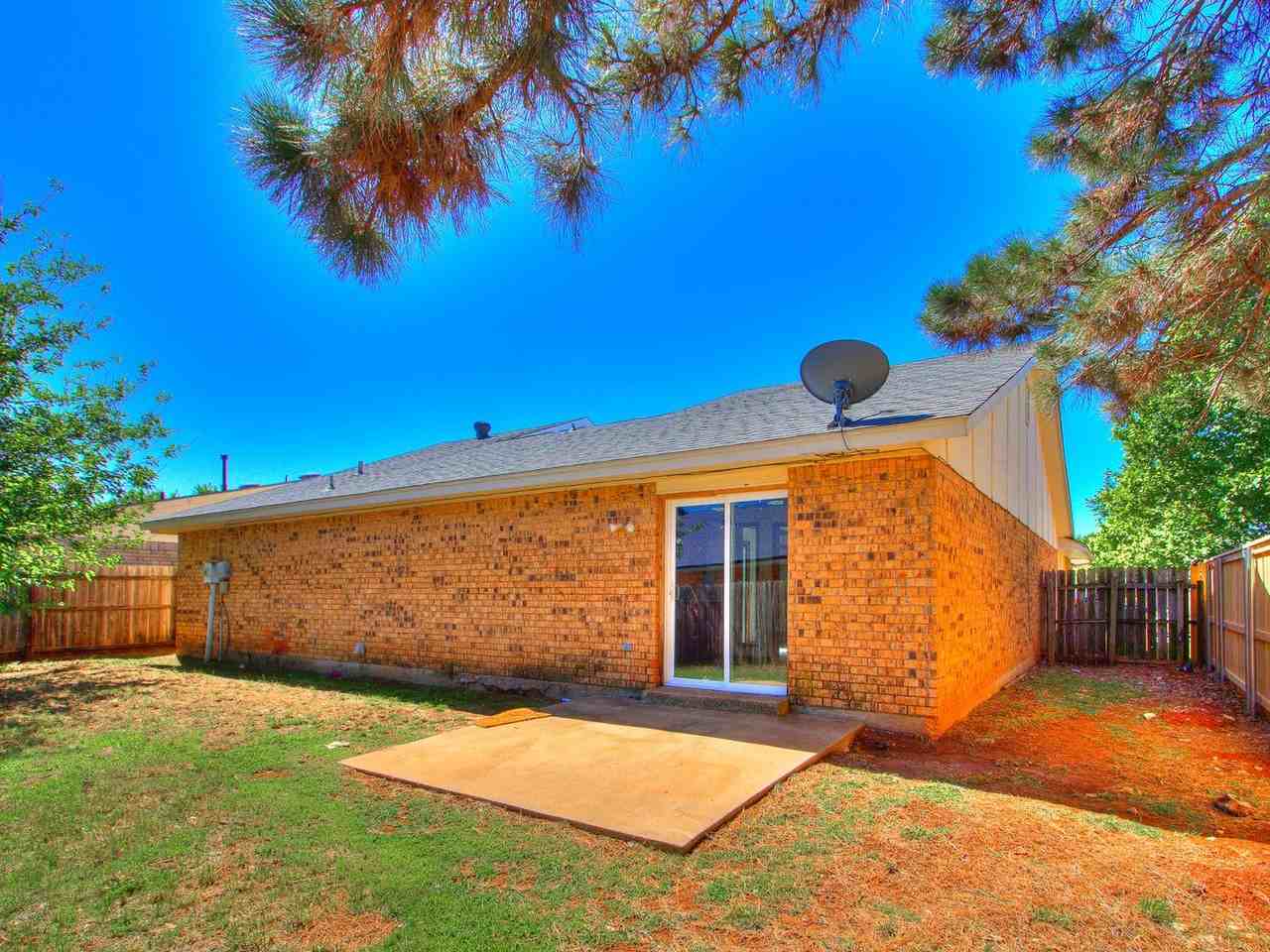 8301 Nw 112th St - Photo 6 of 38