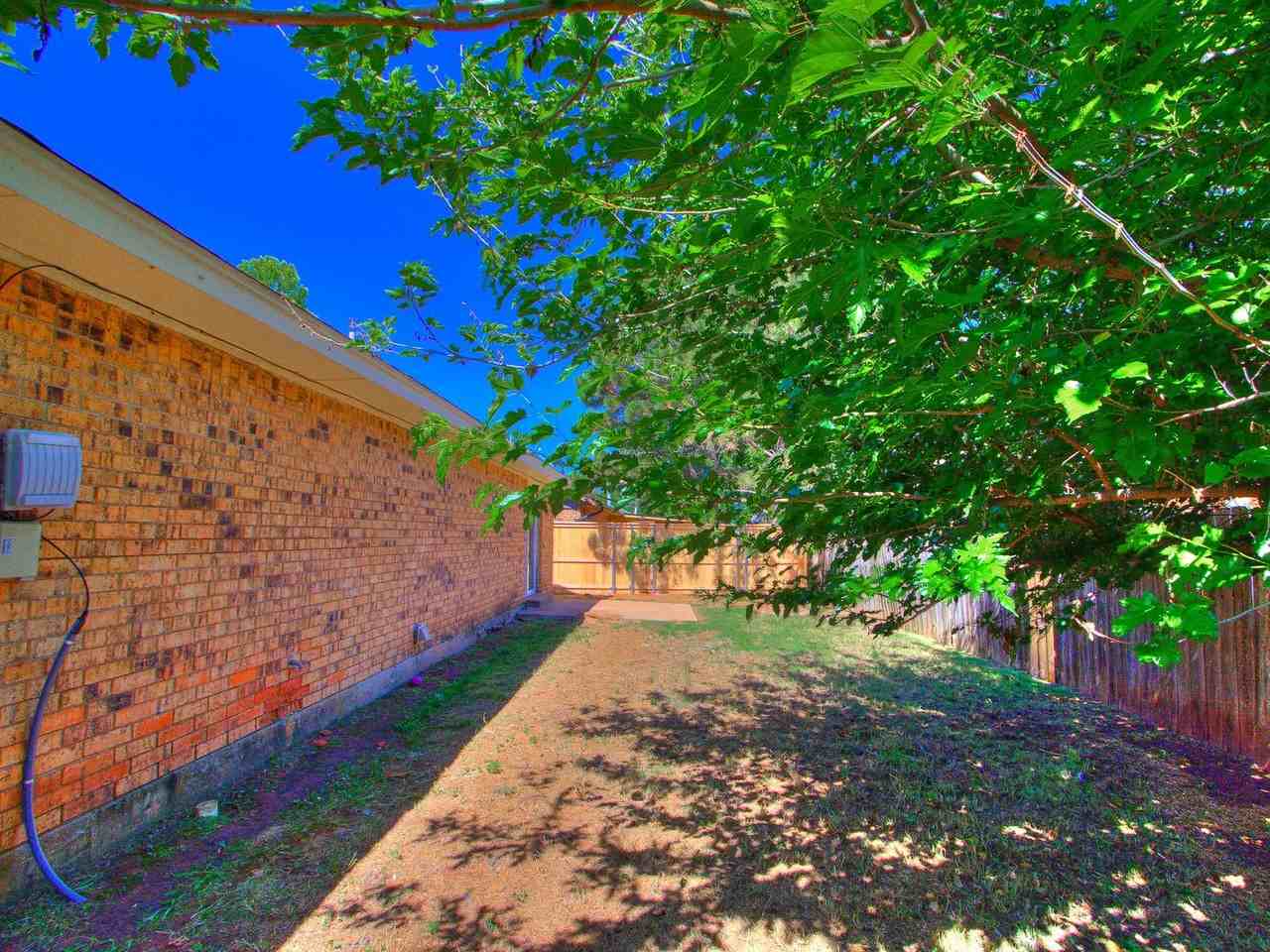 8301 Nw 112th St - Photo 7 of 38