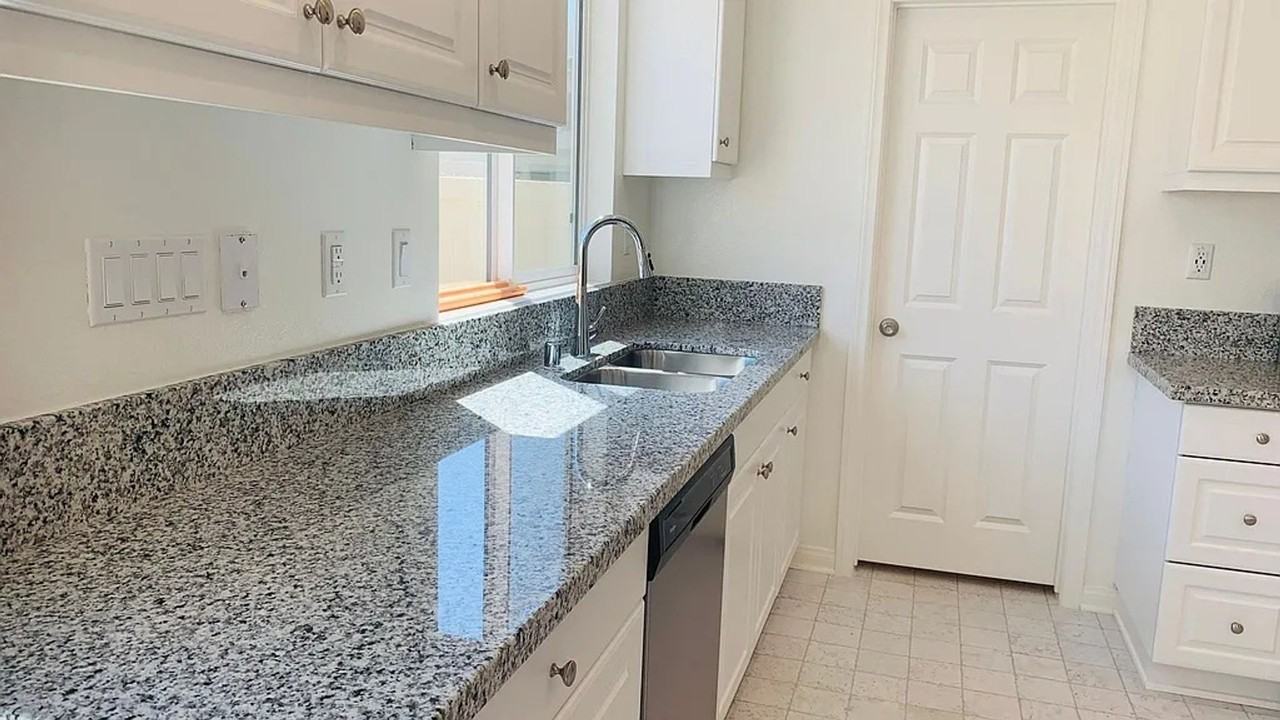 20014 Lemonscent Dr - Photo 4 of 30
