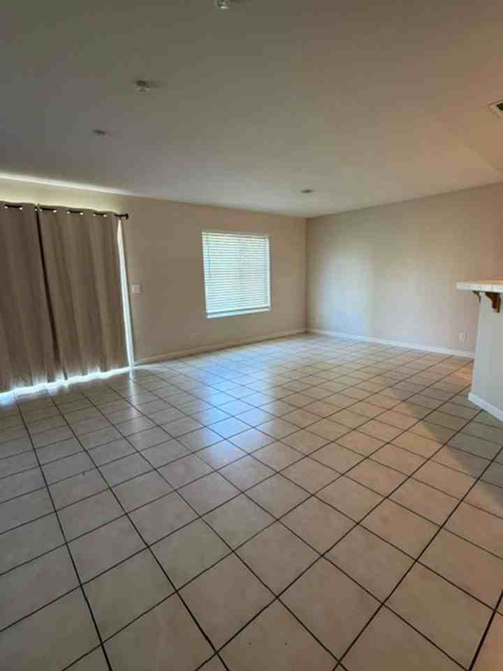 2675 Merganser Ct - Photo 3 of 13