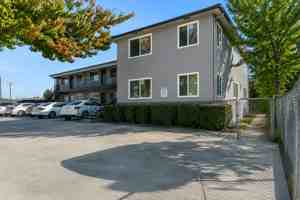 featured image of 5364 5364 & 5372 Young St