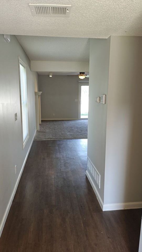 10630 N Locust Ct - Photo 2 of 16
