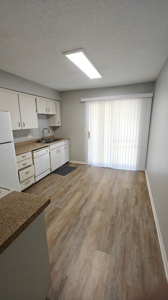 325 Nw 62nd Ter - Photo 7 of 14