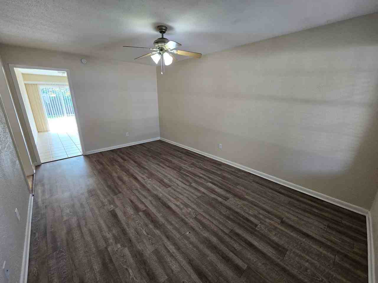 1206 Georgia St - Photo 3 of 15