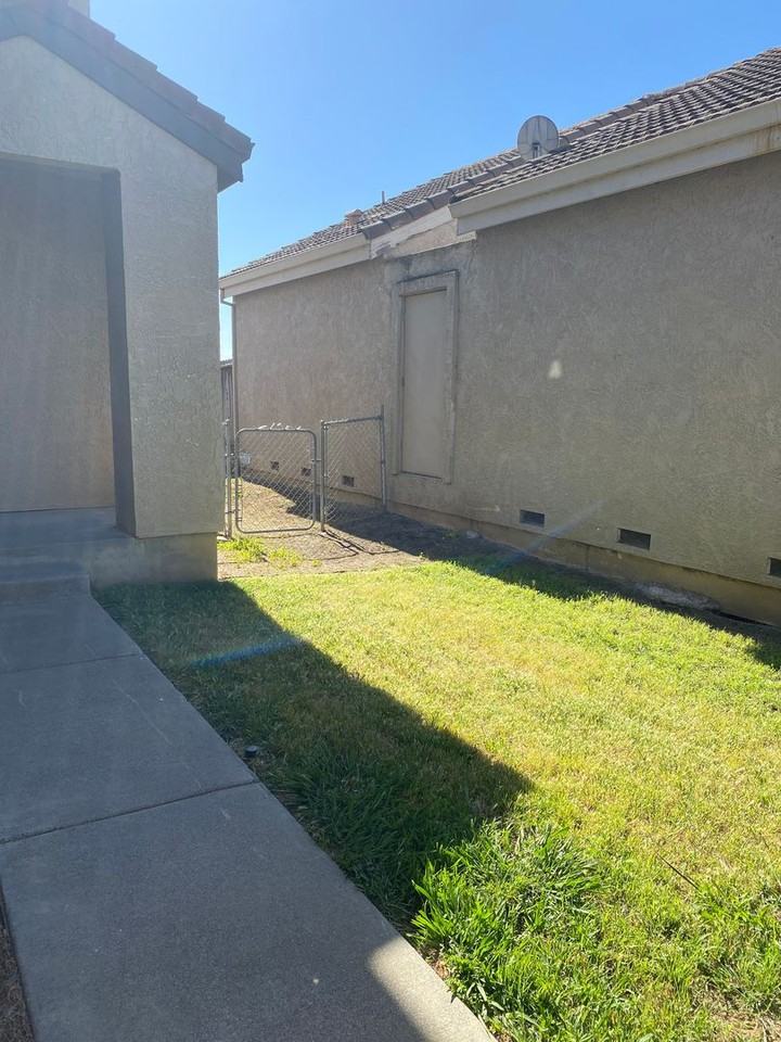 229 Potrero St - Photo 4 of 48
