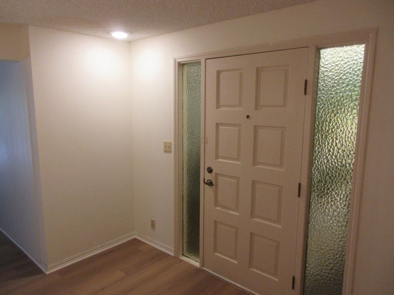 1095 Waller St Se - Photo 7 of 24