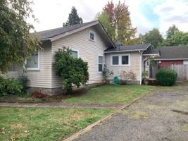 featured image of 906 906 & 906-A W. 28th Ave