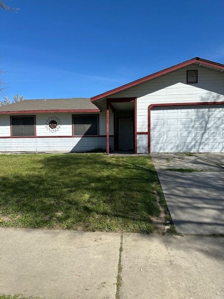1859 Heritage Dr - Photo 2 of 3