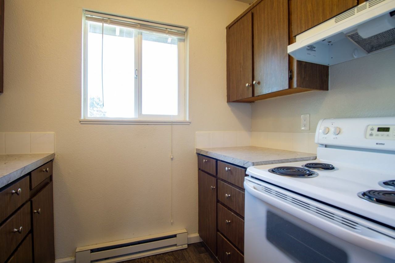 12155 Sw Spur Ct #D - Photo 6 of 17