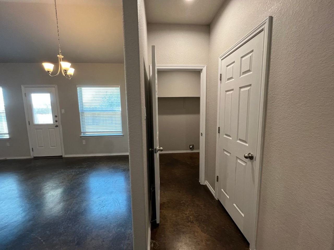 1155 Stanley Way - Photo 7 of 19