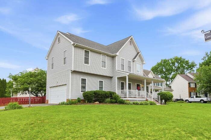 607 Green Garden Cir - Photo 3 of 37