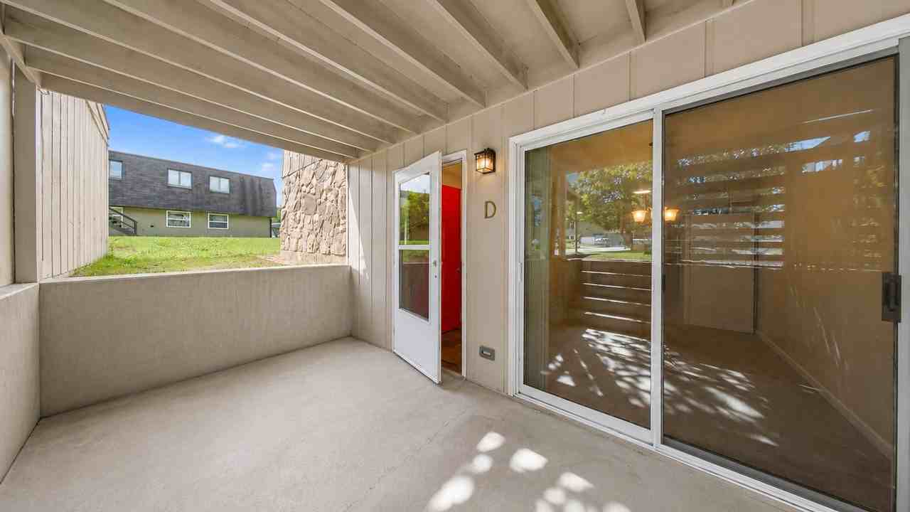 411 N 16th Ave #D - Photo 4 of 16