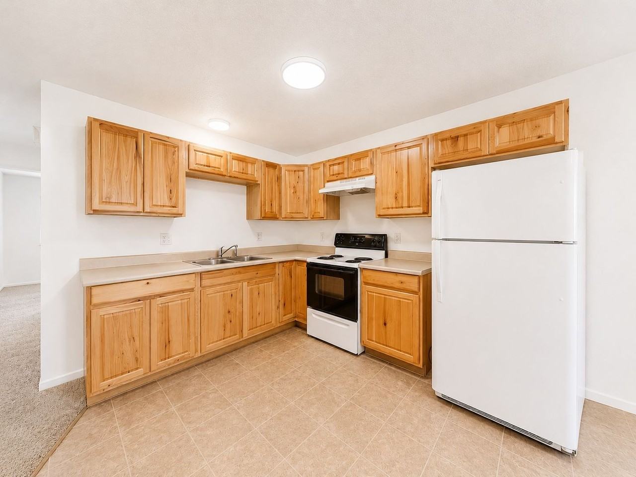 411 N 16th Ave #D - Photo 7 of 16