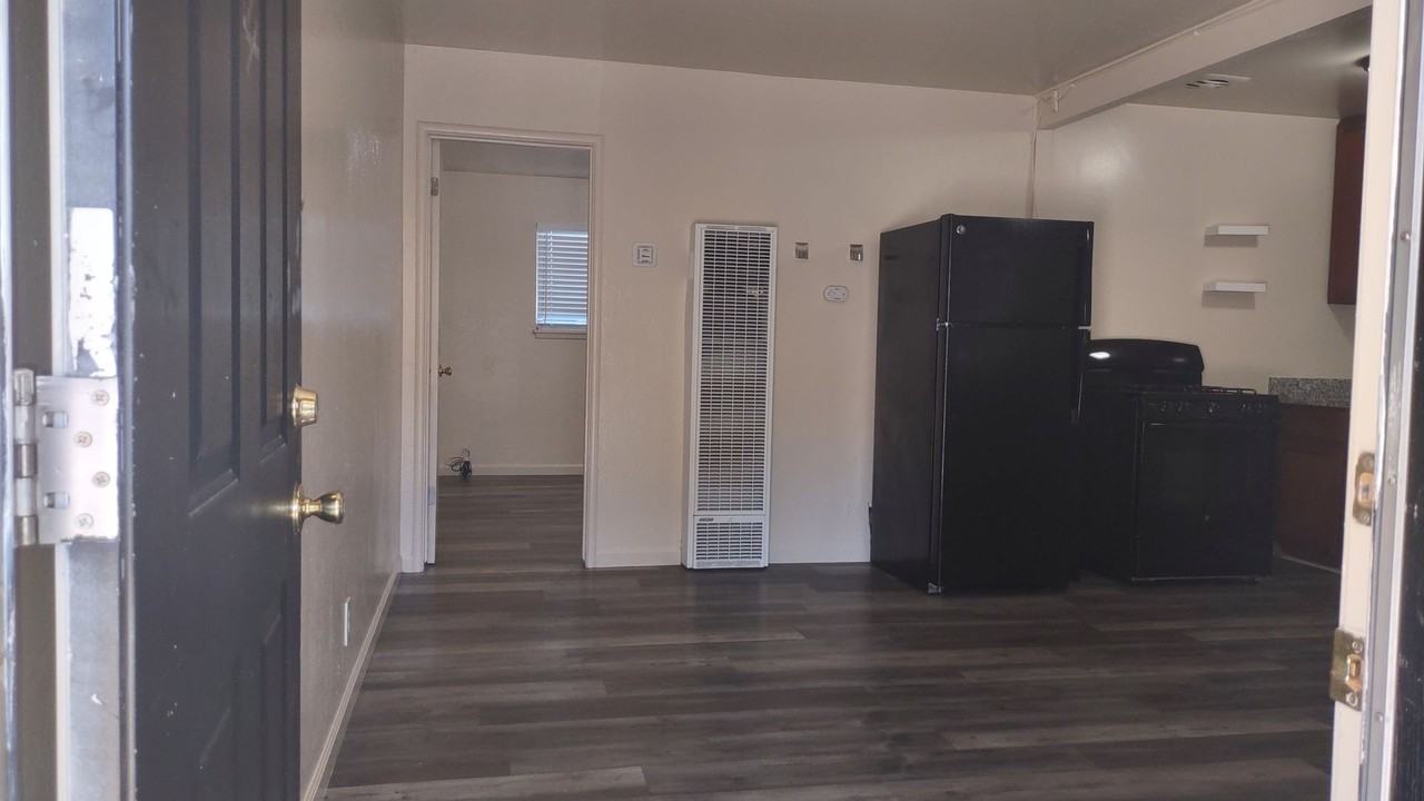 5626 53rd St #2 - Photo 4 of 14