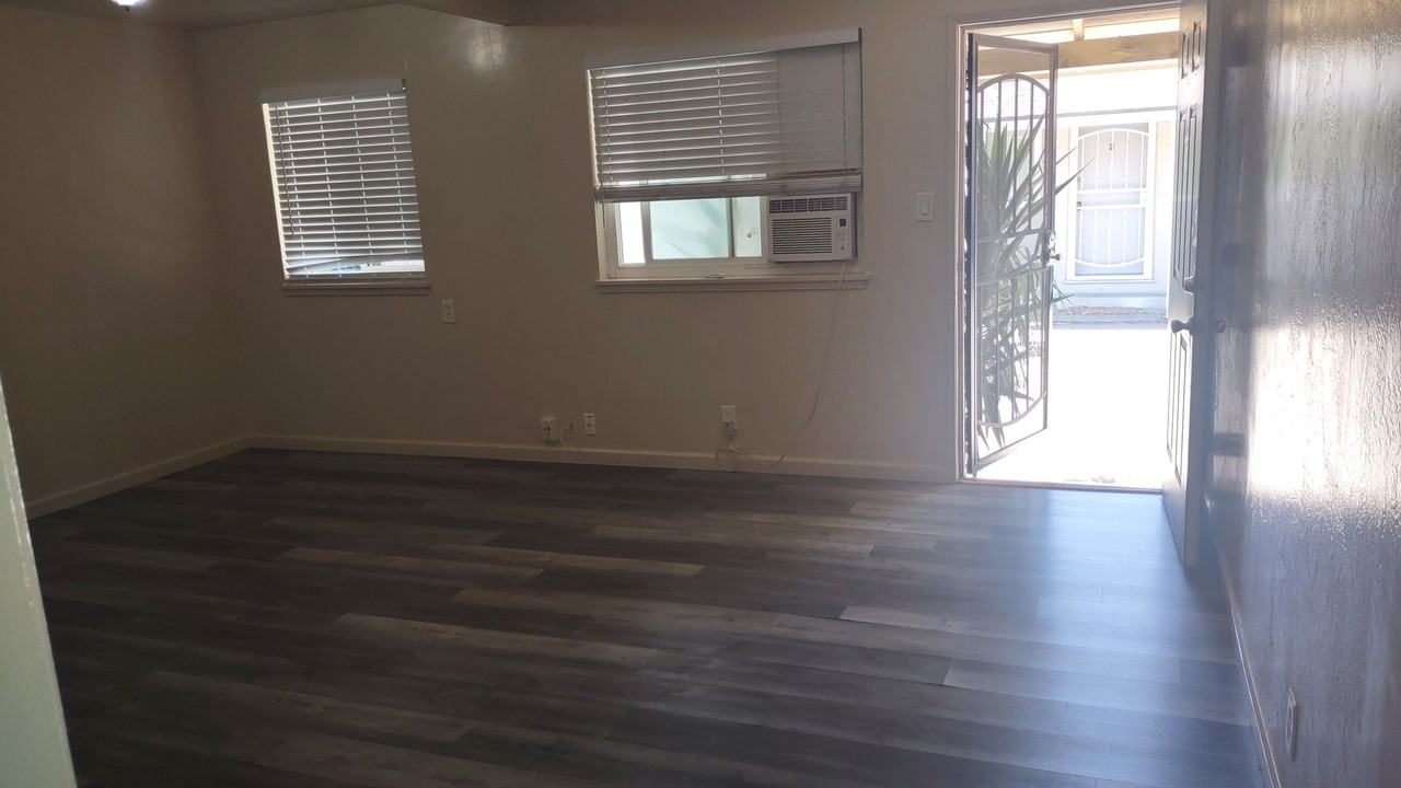 5626 53rd St #2 - Photo 7 of 14