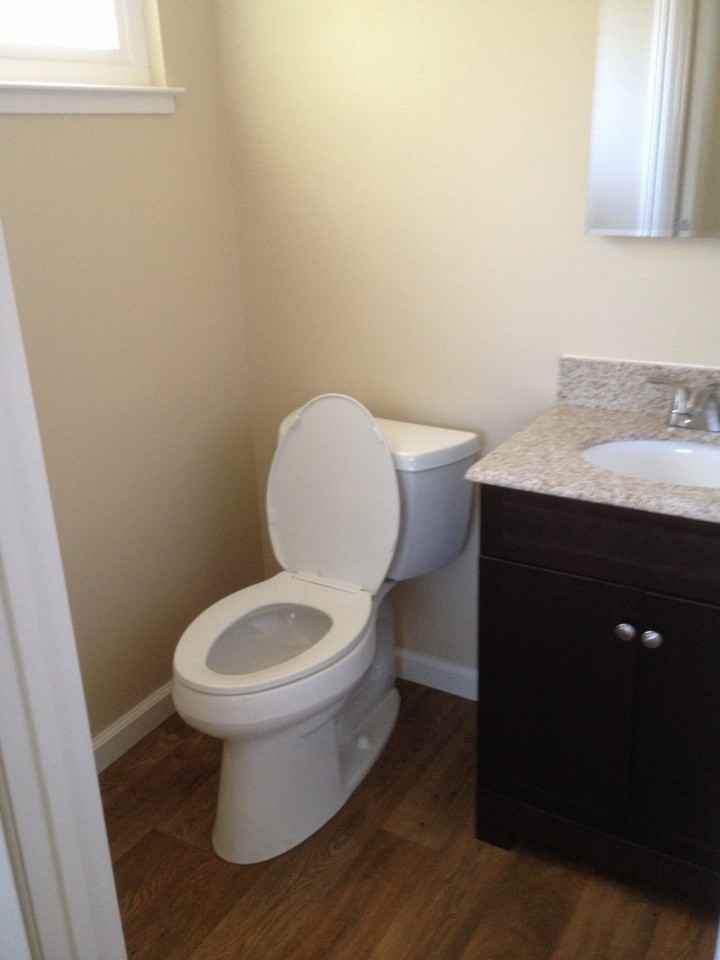 696 Moraga Dr - Photo 4 of 11
