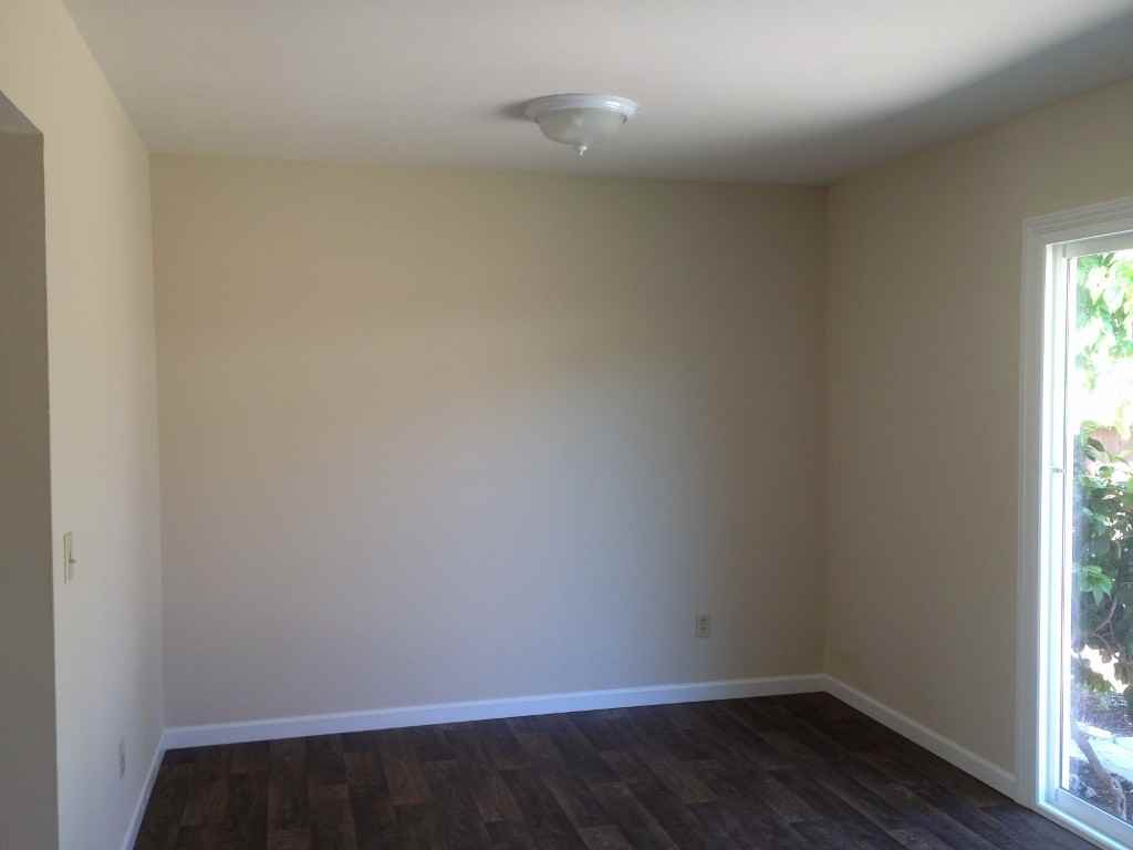696 Moraga Dr - Photo 6 of 11