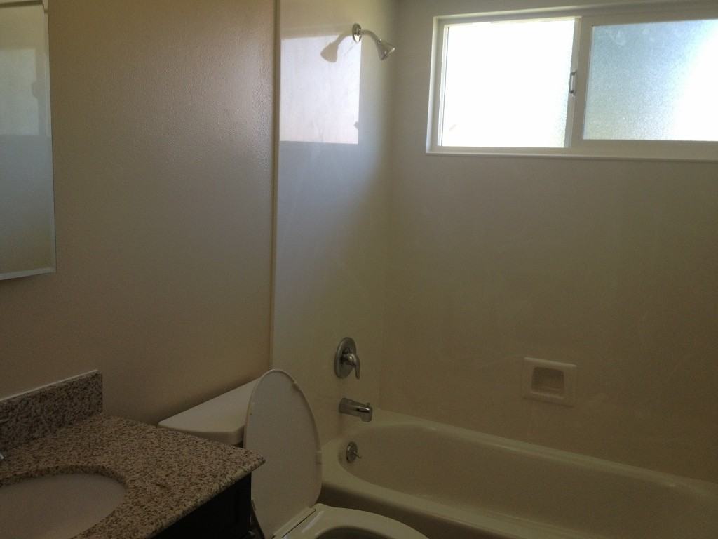 696 Moraga Dr - Photo 7 of 11