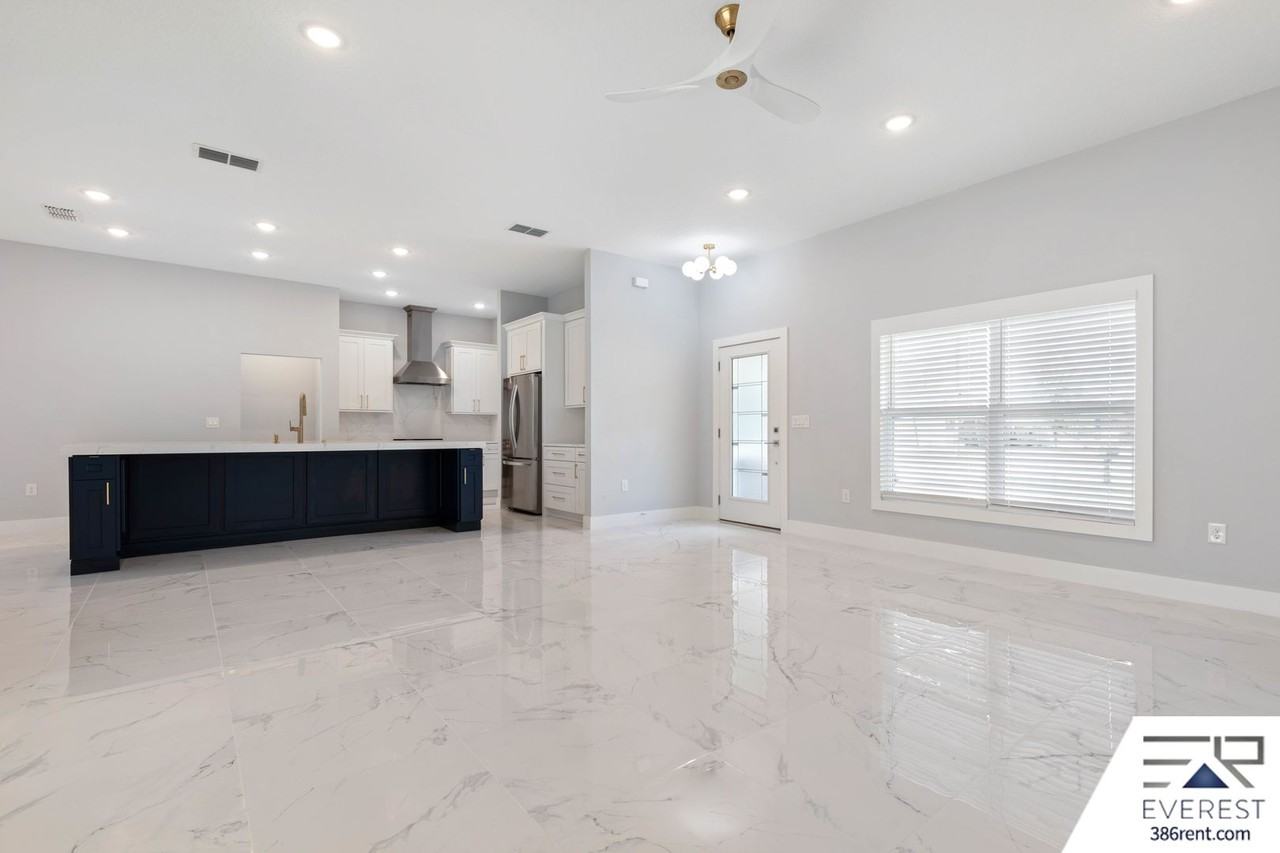 4 Karl Ct - Photo 5 of 37