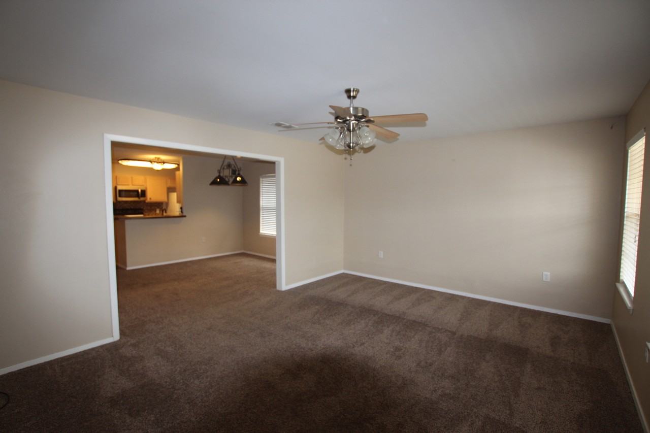 211 Willowbrook Ln - Photo 2 of 27