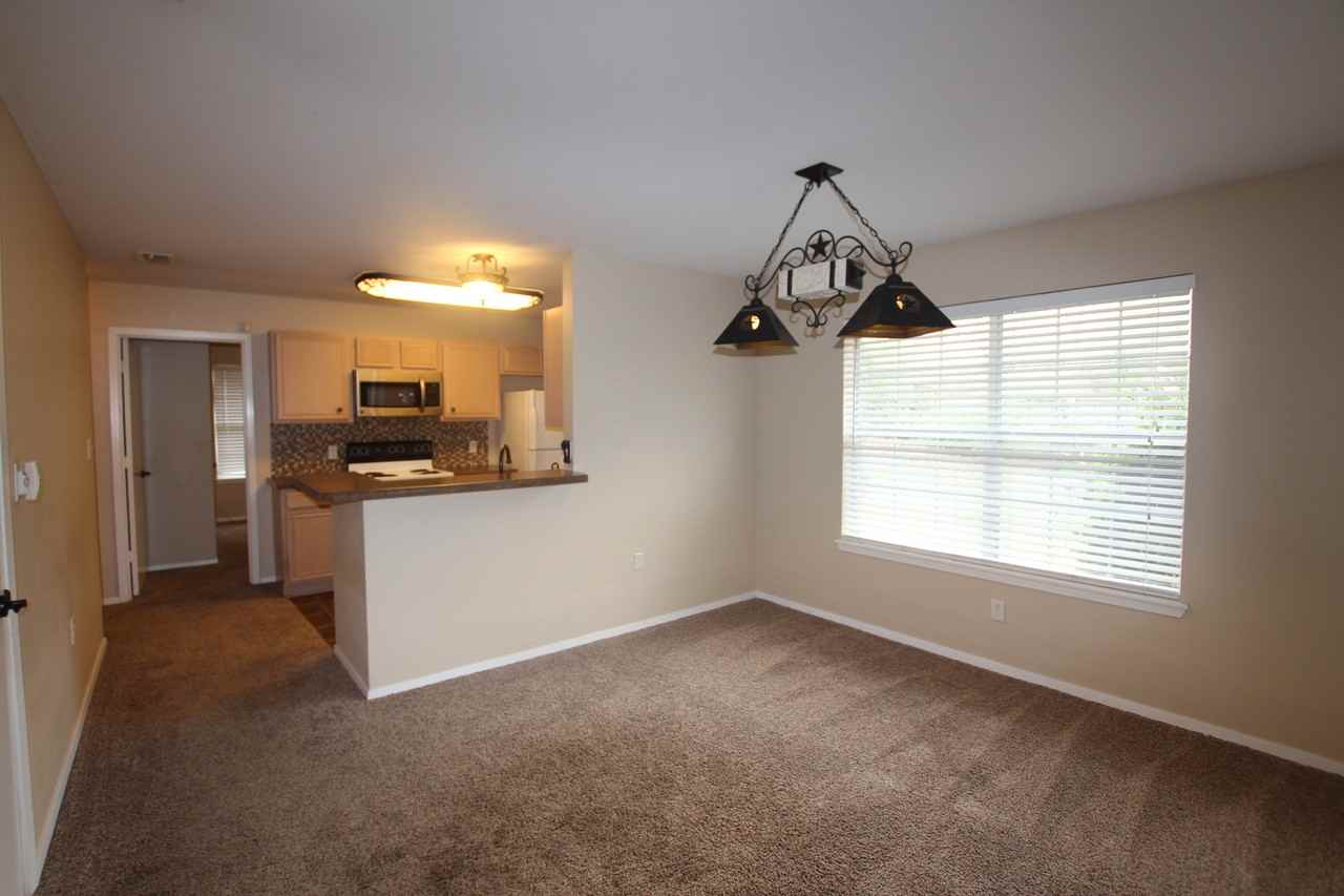 211 Willowbrook Ln - Photo 6 of 27
