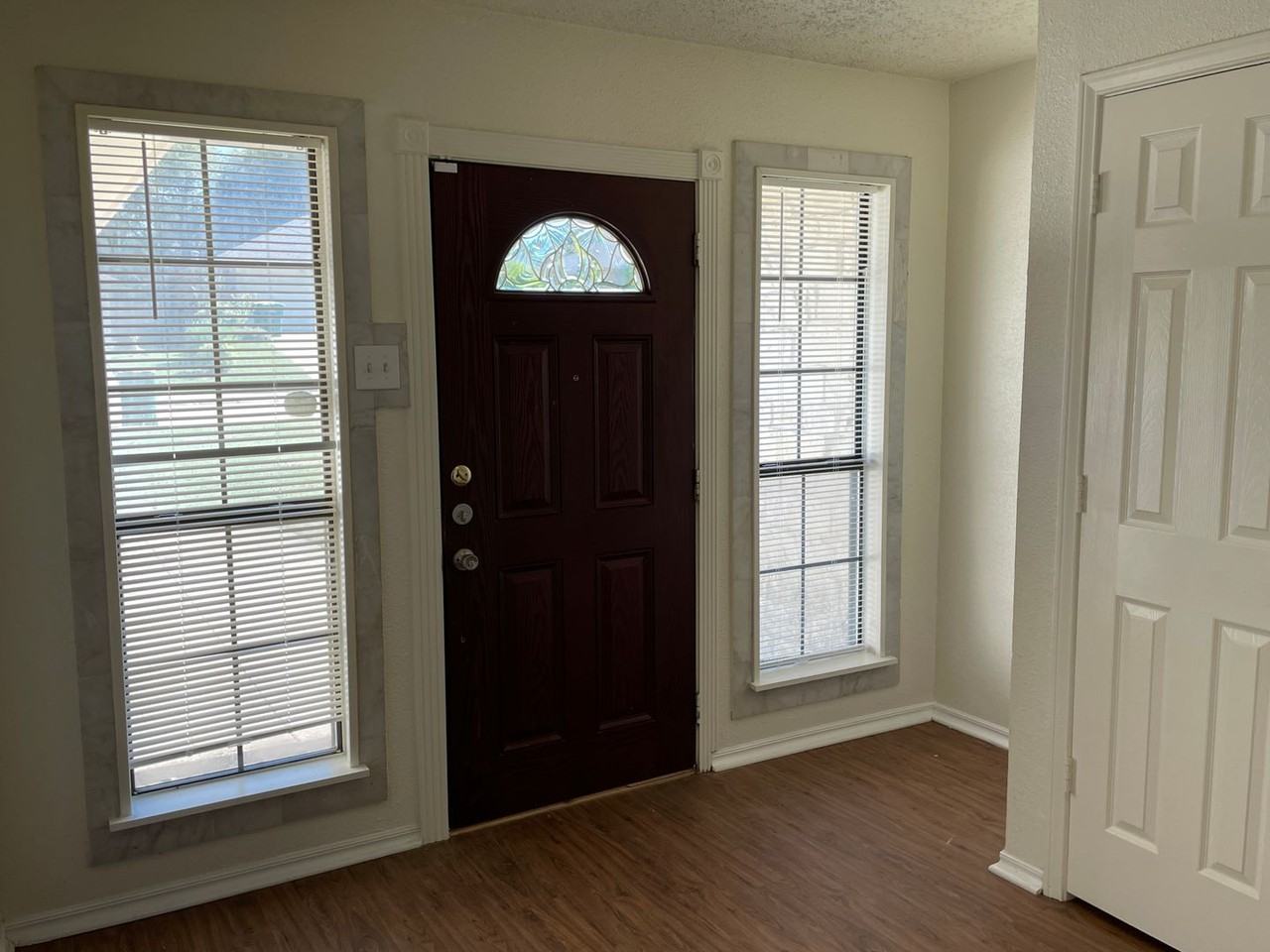 971 Brookside Dr - Photo 3 of 31