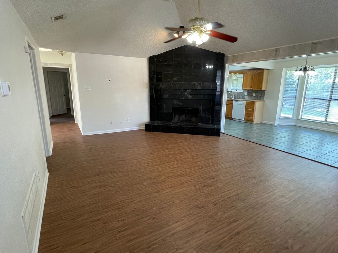 971 Brookside Dr - Photo 6 of 31