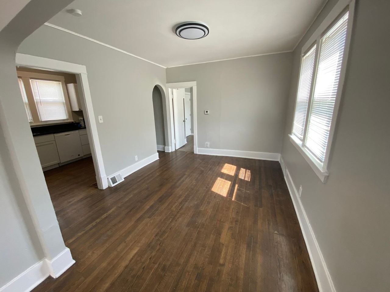 1407 N 31st St - Photo 4 of 14