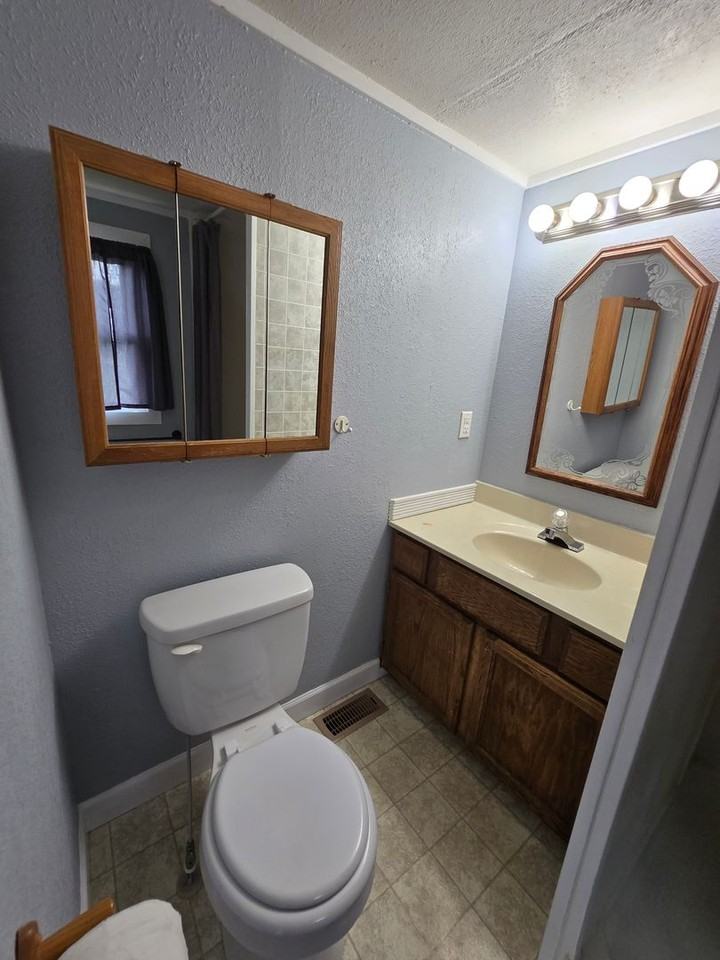 2506 Main Street Ext - Photo 6 of 9