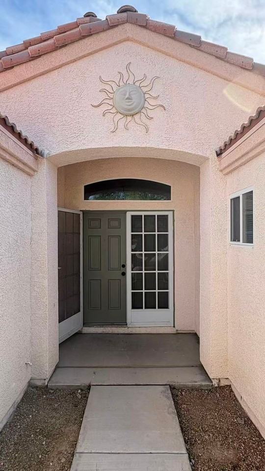 5914 Creekside Sands Ln - Photo 2 of 17