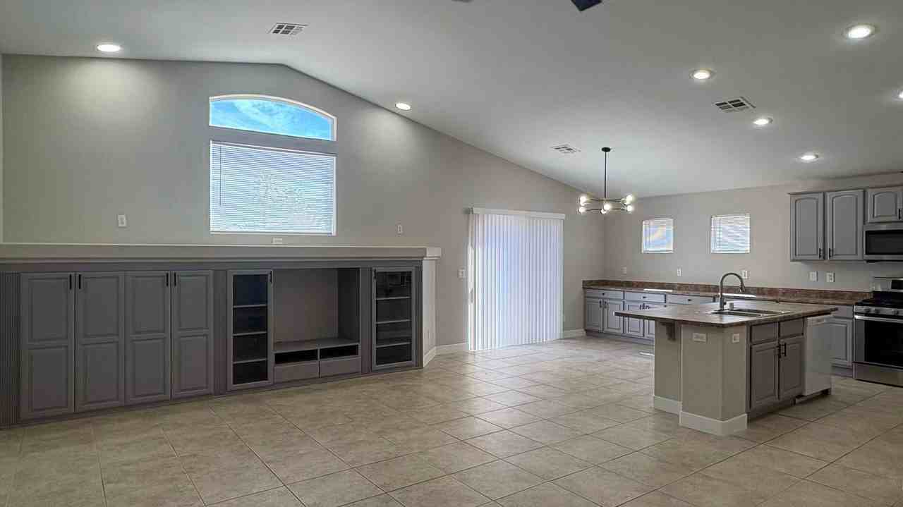 5914 Creekside Sands Ln - Photo 7 of 17