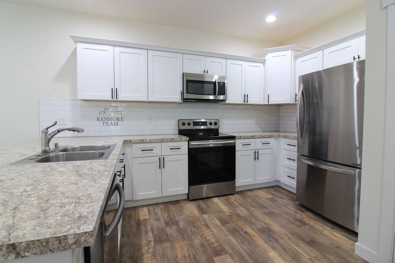 1105 S Cedar Pl - Photo 2 of 11
