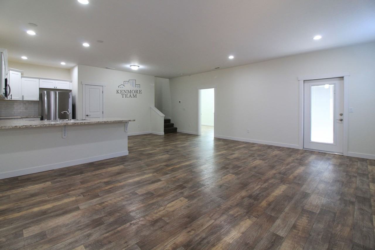 1105 S Cedar Pl - Photo 4 of 11