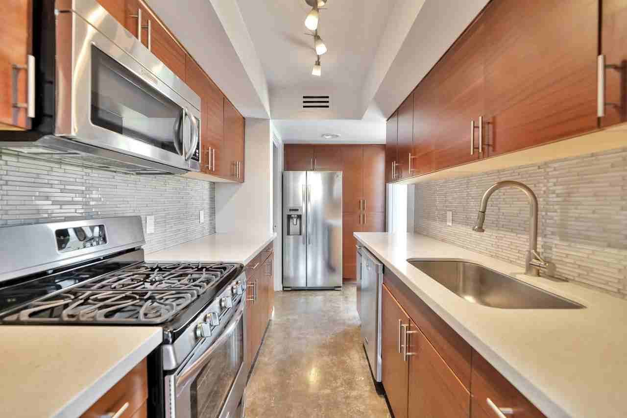1615 E Maryland Ave - Photo 6 of 26