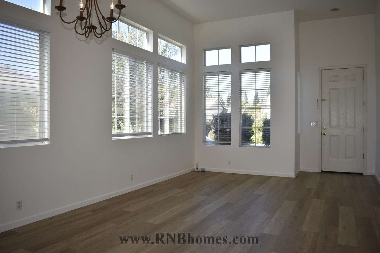 2108 Macaw Ln - Photo 2 of 20