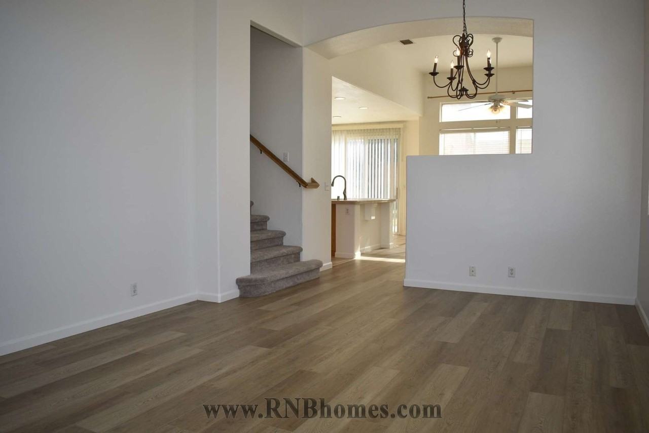 2108 Macaw Ln - Photo 3 of 20