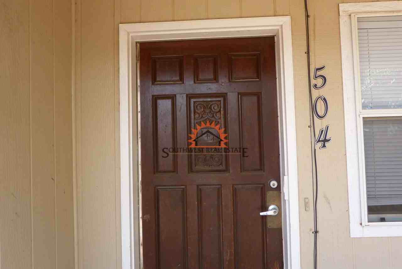 504 N Reid St - Photo 2 of 15