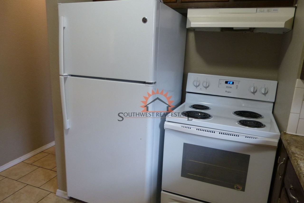 504 N Reid St - Photo 6 of 15