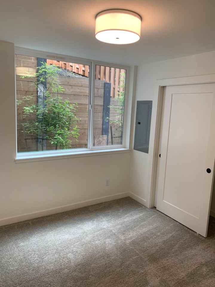 2024D Ne 85th St - Photo 5 of 11
