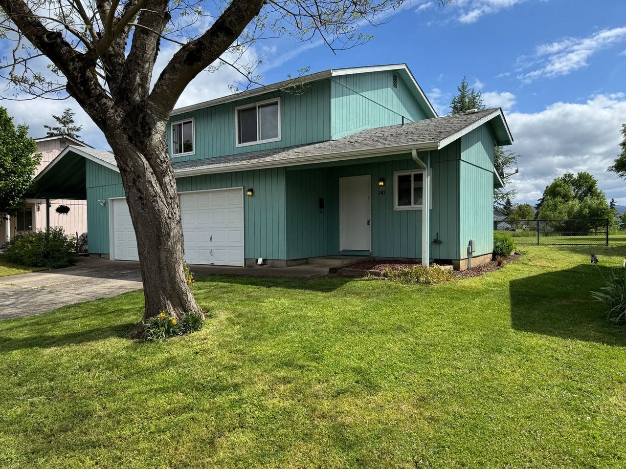 2145 Shadylane Dr - Photo 2 of 32